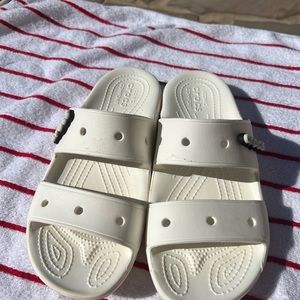 Croc sandals women’s 7